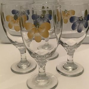 SOLD Hand Painted  Italian Daisy #4 Goblet 12 Oz